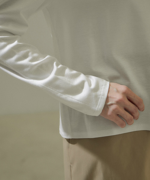 SALON adam et rope'（サロン アダム エ ロペ）の「ショルダータックパフスリーブロングTシャツ【洗える】（Tシャツ/カットソー・レディース・グレー/ホワイト/ブラック・FREE）」の18枚目の写真