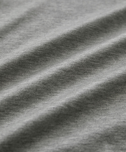 SALON adam et rope'（サロン アダム エ ロペ）の「ショルダータックパフスリーブロングTシャツ【洗える】（Tシャツ/カットソー・レディース・グレー/ホワイト/ブラック・FREE）」の15枚目の写真