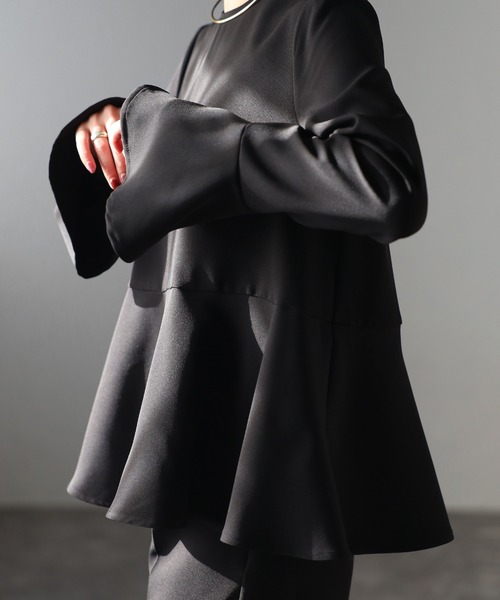 r.（アールドット）の「【セットアップ対応】フレアライン　ブラウス（シャツ/ブラウス・レディース・ベージュ/ブラック・FREE）」の6枚目の写真