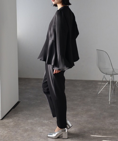 r.（アールドット）の「【セットアップ対応】フレアライン　ブラウス（シャツ/ブラウス・レディース・ベージュ/ブラック・FREE）」の11枚目の写真