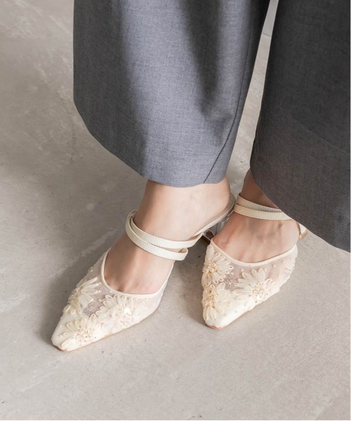 RANDA（ランダ）の「フラワースクエアミュールパンプス（パンプス・レディース・ベージュ/ブルー/アイボリー/ブラック・S/M/L/LL）」の12枚目の写真