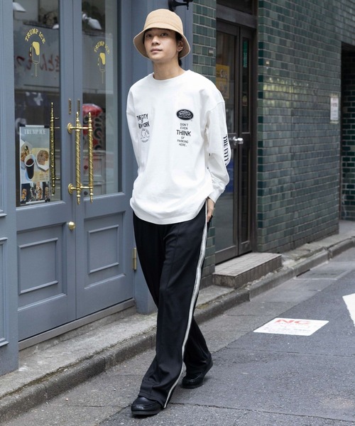 niko and...（ニコアンド）の「【NYC】コラボアソートプリントTEE（Tシャツ/カットソー・メンズ・ブラック/オレンジ/オフホワイト・MEDIUM/LARGE）」の5枚目の写真