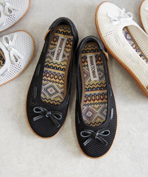 Minnetonka（ミネトンカ）の「MINNETONKA（ミネトンカ） / バレエシューズ フラットシューズ 24M05（バレエシューズ・レディース・ブルー/シルバー/ブラック/ホワイト・5/6/7/8/9）」の3枚目の写真