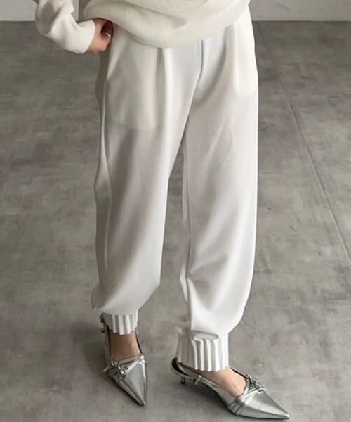 ANOTHER S(アナザーエス)の「裾タックフリルジョーゼットパンツ(その他パンツ・レディース・ブラック/ホワイト・FREE)」の2枚目の写真