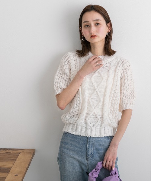 ad thie(アドティエ)の「ショート丈・ケーブル パフスリーブニット(ニット/セーター・レディース・オフホワイト/杢グレー/ピンク・FREE)」の7枚目の写真
