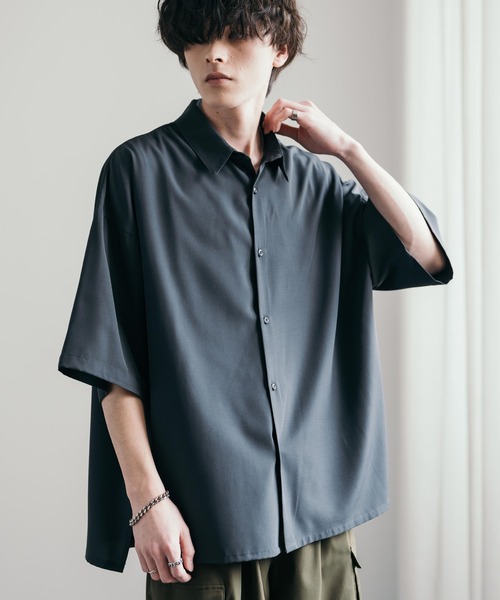 Rocky Monroe(ロッキーモンロー)の「接触冷感オーバーサイズレギュラーカラー半袖シャツ(シャツ/ブラウス・メンズ・ホワイト/ブルー/ブラック/チャコール・XL/M/L)」の3枚目の写真