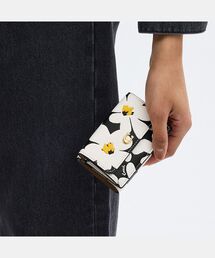 COACH（コーチ）の「エッセンシャル ミニ トライフォールド ウォレット