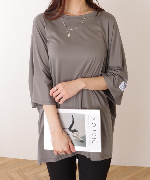 Lace Ladies(レースレディース)の「ソリッドカラー タグ付き オーバーサイズ 半袖 Tシャツ(Tシャツ/カットソー・レディース・グレー/ブラック/オレンジ/グリーン・FREE)」の2枚目の写真