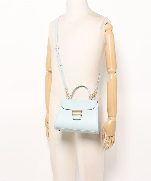 CHARLES & KEITH（チャールズ & キース）の「Violettaヴィオレッタトラペーズトップハンドルバッグ（ハンドバッグ・レディース・セージグリーン/ブラック/ベージュ・M）」の16枚目の写真