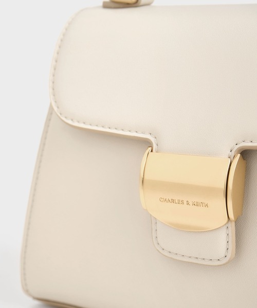 CHARLES & KEITH（チャールズ & キース）の「Violettaヴィオレッタトラペーズトップハンドルバッグ（ハンドバッグ・レディース・セージグリーン/ブラック/ベージュ・M）」の11枚目の写真