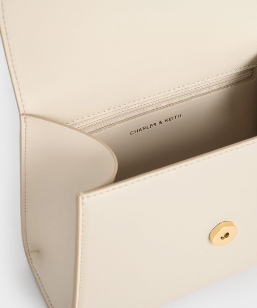 CHARLES & KEITH（チャールズ & キース）の「Violettaヴィオレッタトラペーズトップハンドルバッグ（ハンドバッグ・レディース・セージグリーン/ブラック/ベージュ・M）」の10枚目の写真