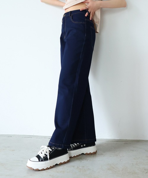 Doula Doula（ドゥーラドゥーラ）の「ハイウエストワイドデニムパンツ（デニムパンツ・レディース・インディゴブルー/ライトブルー/ブルー・L/M/S）」の5枚目の写真