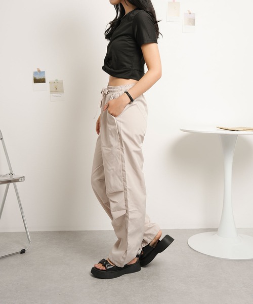 NinaetLina(ニナエリナ)の「ストレートカーゴパンツ(カーゴパンツ・レディース・ブラック/ベージュ/ダークグレー・L/M)」の17枚目の写真