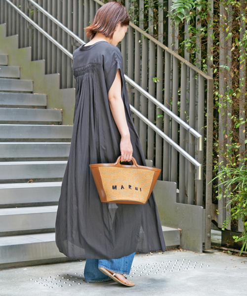 Spick & Span（スピックアンドスパン）の「ボイルピンタックワンピース（ワンピース・レディース・ブラックミックス/ベージュ/ブルー・36/38）」の2枚目の写真