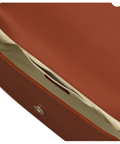 A.P.C.（アーペーセー）の「SAC BETTY SHOULDER  24AH（ショルダーバッグ・レディース・ブラウン/ブラック・ONESIZE）」の11枚目の写真