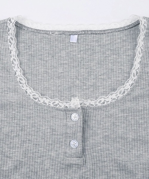 LADY LIKE(レディライク)の「縁取りレースボタン付きトップス(Tシャツ/カットソー・レディース・ブラック/グレー・M)」の9枚目の写真