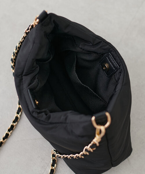 natural couture（ナチュラルクチュール）の「フリルショルダーバッグ（ショルダーバッグ・レディース・ブラック/アイボリー/ボルドー・FREE）」の13枚目の写真