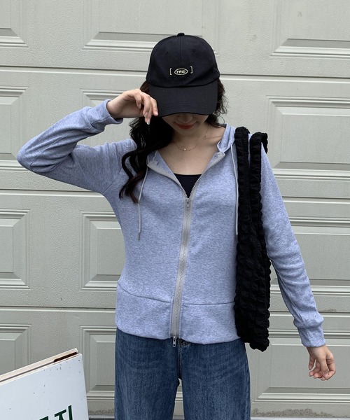 SHEPP（シープ）の「ショート コンパクト ジップアップパーカー（パーカー・レディース・ブラック/ホワイト/グレー・L/M/XL）」の3枚目の写真