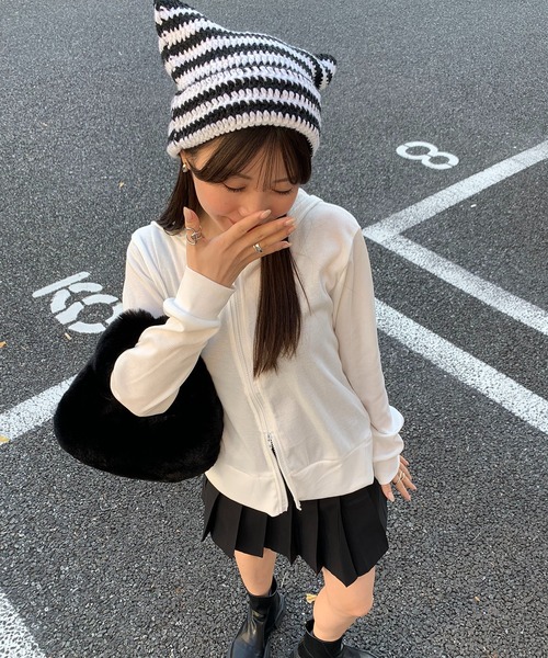 SHEPP（シープ）の「ショート コンパクト ジップアップパーカー（パーカー・レディース・ブラック/ホワイト/グレー・L/M/XL）」の5枚目の写真