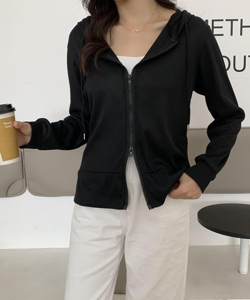 SHEPP（シープ）の「ショート コンパクト ジップアップパーカー（パーカー・レディース・ブラック/ホワイト/グレー・L/M/XL）」の7枚目の写真