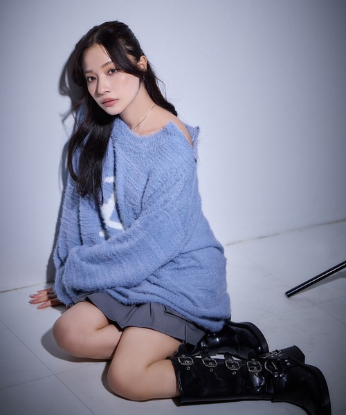 ANDGEEBEE（アンジービー）の「UNISEX ショルダージップシャギーニット（ニット/セーター・レディース・ブラック/ブルー・FREE）」の12枚目の写真