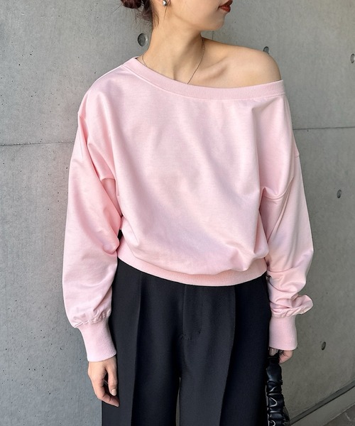 andme（アンドミー）の「【新色追加】ボリューム袖オフショルダースウェットトップス（スウェット・レディース・オートミール/ネイビー/ブラック/グレイッシュベージュ/ピンク/オフホワイト/チャコールグレー/ブラウン・M）」の11枚目の写真