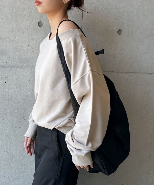 andme（アンドミー）の「【新色追加】ボリューム袖オフショルダースウェットトップス（スウェット・レディース・オートミール/ネイビー/ブラック/グレイッシュベージュ/ピンク/オフホワイト/チャコールグレー/ブラウン・M）」の17枚目の写真