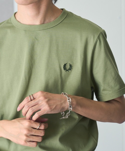 FRED PERRY（フレッドペリー）の「【FRED PERRY】RINGER T-SHIRT M3519（Tシャツ/カットソー・レディース・ホワイト/ネイビー/ブラック/オートミール/インディゴブルー/ダークグレー/ダークオレンジ/グレイッシュブルー/アイボリー/カーキ/ライトブルー/コーラルピンク/ライトイエロー/スカイブルー/グリーン/レッド/ダークカーキ/バーガンディー/チャコールグレー/ブルー・M/S/XL/L/XS）」の8枚目の写真