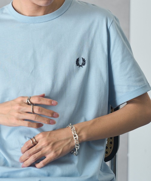 FRED PERRY（フレッドペリー）の「【FRED PERRY】RINGER T-SHIRT M3519（Tシャツ/カットソー・レディース・ホワイト/ネイビー/ブラック/オートミール/インディゴブルー/ダークグレー/ダークオレンジ/グレイッシュブルー/アイボリー/カーキ/ライトブルー/コーラルピンク/ライトイエロー/スカイブルー/グリーン/レッド/ダークカーキ/バーガンディー/チャコールグレー/ブルー・M/S/XL/L/XS）」の11枚目の写真