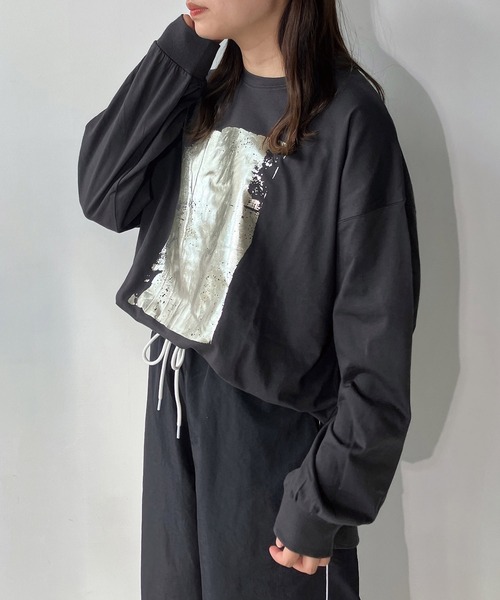 AS KNOW AS plus（アズノゥアズプラス）の「◇スリット入り 箔プリントロンT（Tシャツ/カットソー・レディース・オフホワイト/キナリ/スミクロ・FREE）」の14枚目の写真