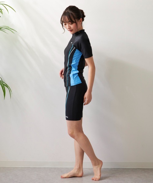 FILA（フィラ）の「【FILA/フィラ】レディース フィットネス水着 細みえシルエット タンキニ 袖付きトップスファスナー上下2点セット サウナ サ活（水着・レディース・ブラック×ブルー/ブラック×グリーン/ベビーピンク/ブラック×グレー・LARGE/X-LARGE/XX-LARGE/XXX-LARGE/MEDIUM/XXXX-LARGE/SMALL）」の18枚目の写真