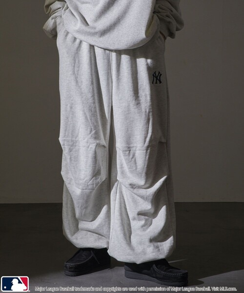 MLB（メジャーリーグベースボール）の「MLB/メジャーリーグベースボール 別注 MLB スウェットワイドパンツ(限定展開)（スウェットパンツ・メンズ・ブラック系その他/ブラック系その他2/グレー系その他/グレー系その他2/ネイビー・SMALL/MEDIUM/LARGE）」の19枚目の写真