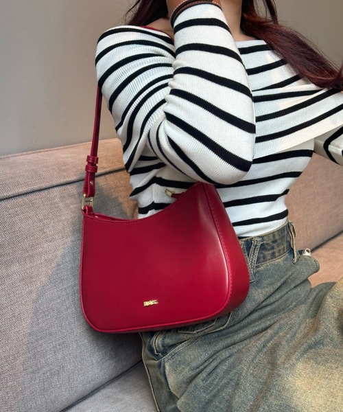 efill(エフィル)の「ワンショルダーバッグ(ショルダーバッグ・レディース・レッド・FREE)」の2枚目の写真