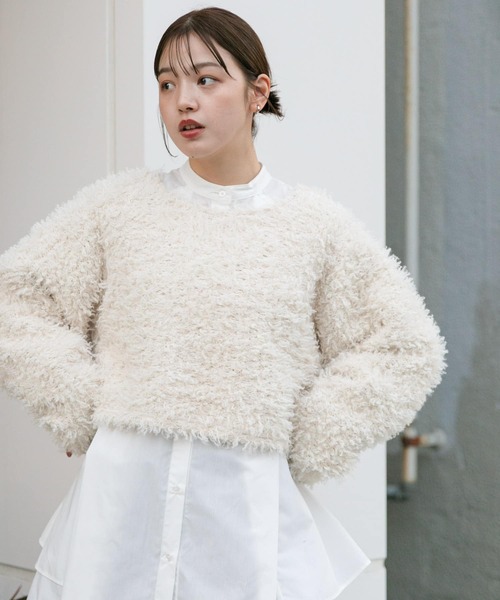 KBF(ケイビーエフ)の「クロップドフェザープルオーバー(ニット/セーター・レディース・アイボリー/ブラウン/ブラック・ONE)」の4枚目の写真