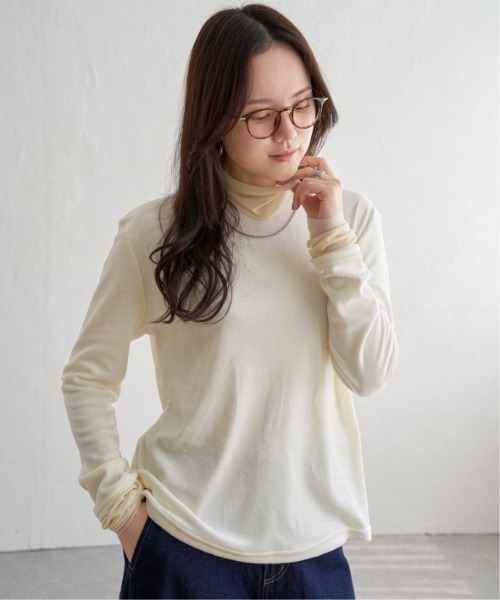 LBC（エルビーシー）の「ベロアタートルシアー切り替えプルオーバー（Tシャツ/カットソー・レディース・ホワイト/グレー/ブルー/ブラック・M）」の2枚目の写真