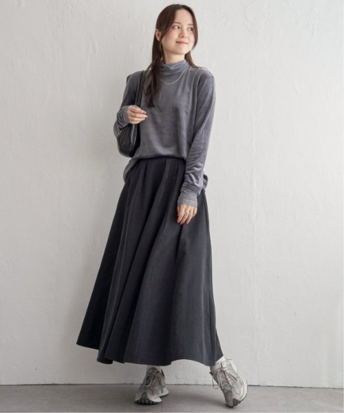 LBC（エルビーシー）の「ベロアタートルシアー切り替えプルオーバー（Tシャツ/カットソー・レディース・ホワイト/グレー/ブルー/ブラック・M）」の5枚目の写真