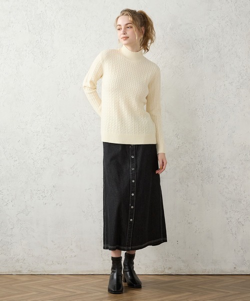 LE SOUK HOLIDAY(ルスークホリデー)の「★春カラー★ケーブルニットハイネックプルオーバー(ニット/セーター・レディース・ライトグレー/サックスブルー/ブラック/オフホワイト・M/L)」の5枚目の写真
