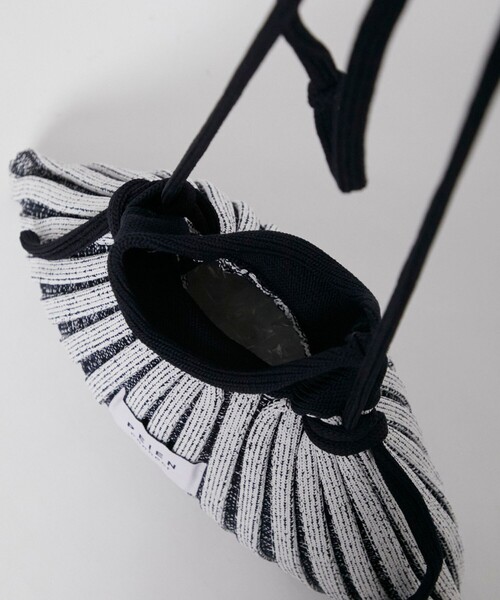 PEIEN（ペイエン）の「【PEIEN/ペイエン】Mountain Series Knit Pocket Bag/ニットショルダーバッグ（ショルダーバッグ・レディース・ホワイト/ベージュ/グリーン・FREE）」の7枚目の写真