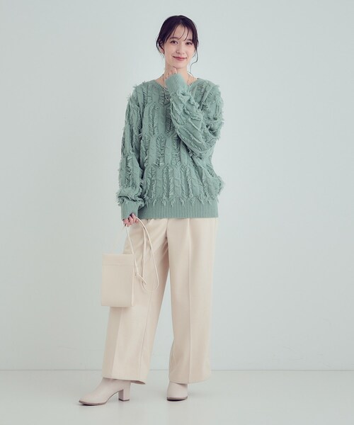 SHOO・LA・RUE（シューラルー）の「【S-LL】一枚で主役級。フリンジが目を惹くゆるニット（ニット/セーター・レディース・グリーン系/オフホワイト/チャコールグレー・01/02/03/04）」の9枚目の写真