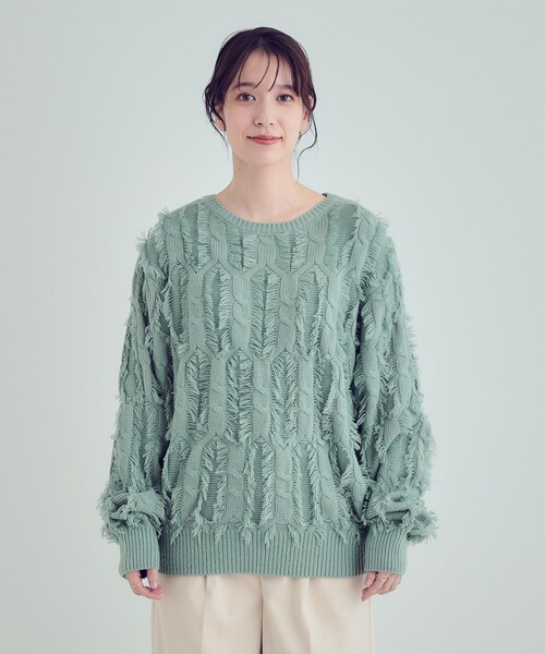 SHOO・LA・RUE（シューラルー）の「【S-LL】一枚で主役級。フリンジが目を惹くゆるニット（ニット/セーター・レディース・グリーン系/オフホワイト/チャコールグレー・01/02/03/04）」の15枚目の写真