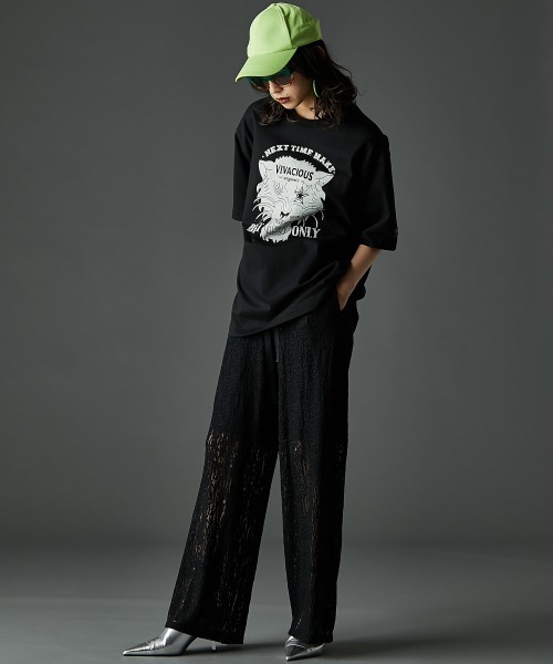 GEVS.（ジェイヴィス）の「綿100％グラフィックプリントＴシャツ＜大きいサイズ有＞GEVS.（Tシャツ/カットソー・レディース・オフホワイト/ベージュ/ブラック・3L/LL/L/M/5L/4L）」の21枚目の写真