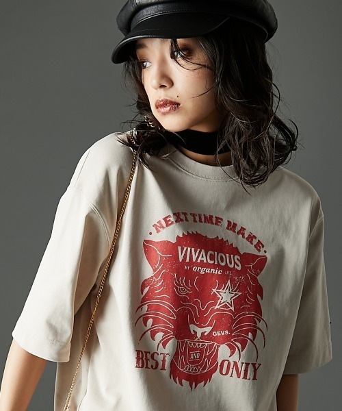 GEVS.（ジェイヴィス）の「綿100％グラフィックプリントＴシャツ＜大きいサイズ有＞GEVS.（Tシャツ/カットソー・レディース・オフホワイト/ベージュ/ブラック・3L/LL/L/M/5L/4L）」の9枚目の写真