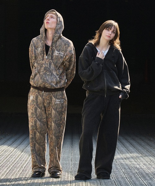 WISH FOR EVER（ウィッシュフォーエバー）の「HEAVY WEIGHT RHINESTONES SWEAT PANTS/ヘビーウエイトラインストーンスウェットパンツ（スウェットパンツ・メンズ・ダークブラウン/ネイビー/杢グレー/ブラック/カーキ・SMALL/LARGE/MEDIUM）」の11枚目の写真