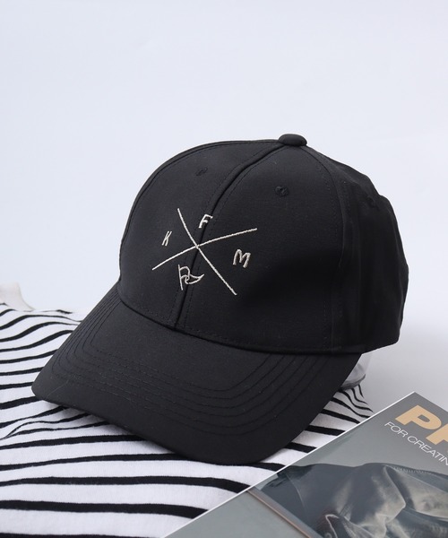 KRIFF MAYER(クリフメイヤー)の「KRIFF MAYER はっ水 刺繍 ローキャップ CAP 男女兼用(キャップ・メンズ・ブラック/ベージュ/グレー/グリーン・FREE)」の2枚目の写真