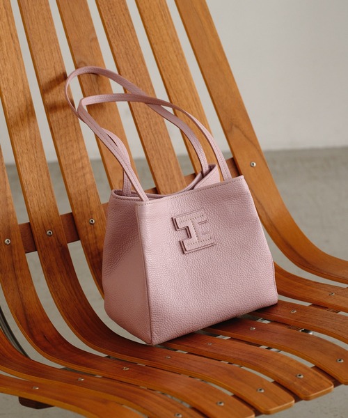 IACUCCI(イアクッチ)の「センティエーロ ミニトート CERVO(トートバッグ・レディース・ライトグレー/キャメル/ブラック/レッド/ホワイト/ピンク・FREE)」の5枚目の写真