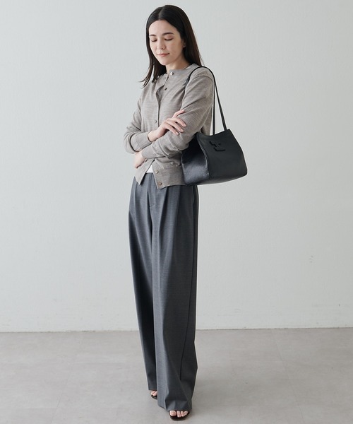 IACUCCI(イアクッチ)の「センティエーロ ミニトート CERVO(トートバッグ・レディース・ライトグレー/キャメル/ブラック/レッド/ホワイト/ピンク・FREE)」の7枚目の写真