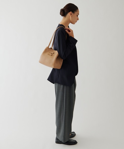 IACUCCI(イアクッチ)の「センティエーロ ミニトート CERVO(トートバッグ・レディース・ライトグレー/キャメル/ブラック/レッド/ホワイト/ピンク・FREE)」の22枚目の写真