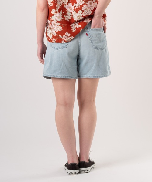 Levi's(リーバイス)の「Levi's/リーバイス HIGH BAGGY ショートジーンズ ライトインディゴ(デニムパンツ・レディース・ライトインディゴブルー・25inch/24inch/28inch/23inch/27inch/26inch)」の3枚目の写真
