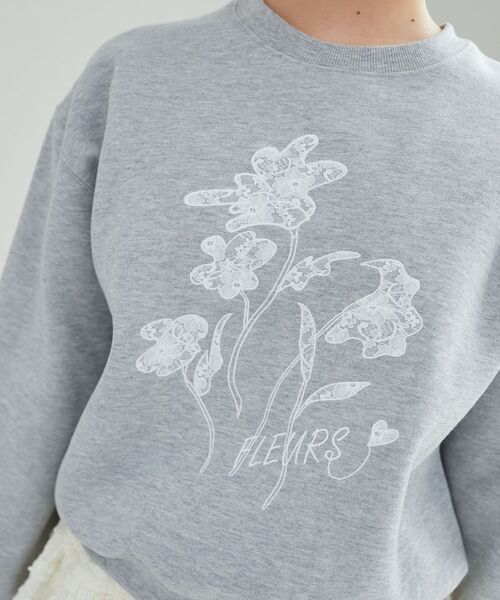 MAJESTIC LEGON(マジェスティックレゴン)の「フラワー刺繍裏起毛スウェット(スウェット・レディース・アイボリー/ピンク/グレー・MEDIUM)」の3枚目の写真