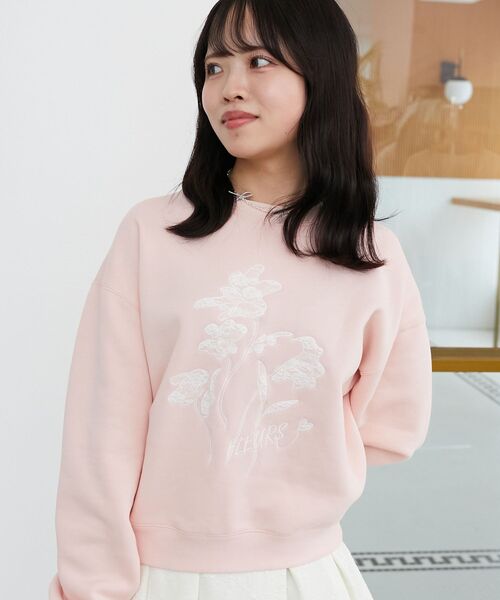 MAJESTIC LEGON(マジェスティックレゴン)の「フラワー刺繍裏起毛スウェット(スウェット・レディース・アイボリー/ピンク/グレー・MEDIUM)」の1枚目の写真
